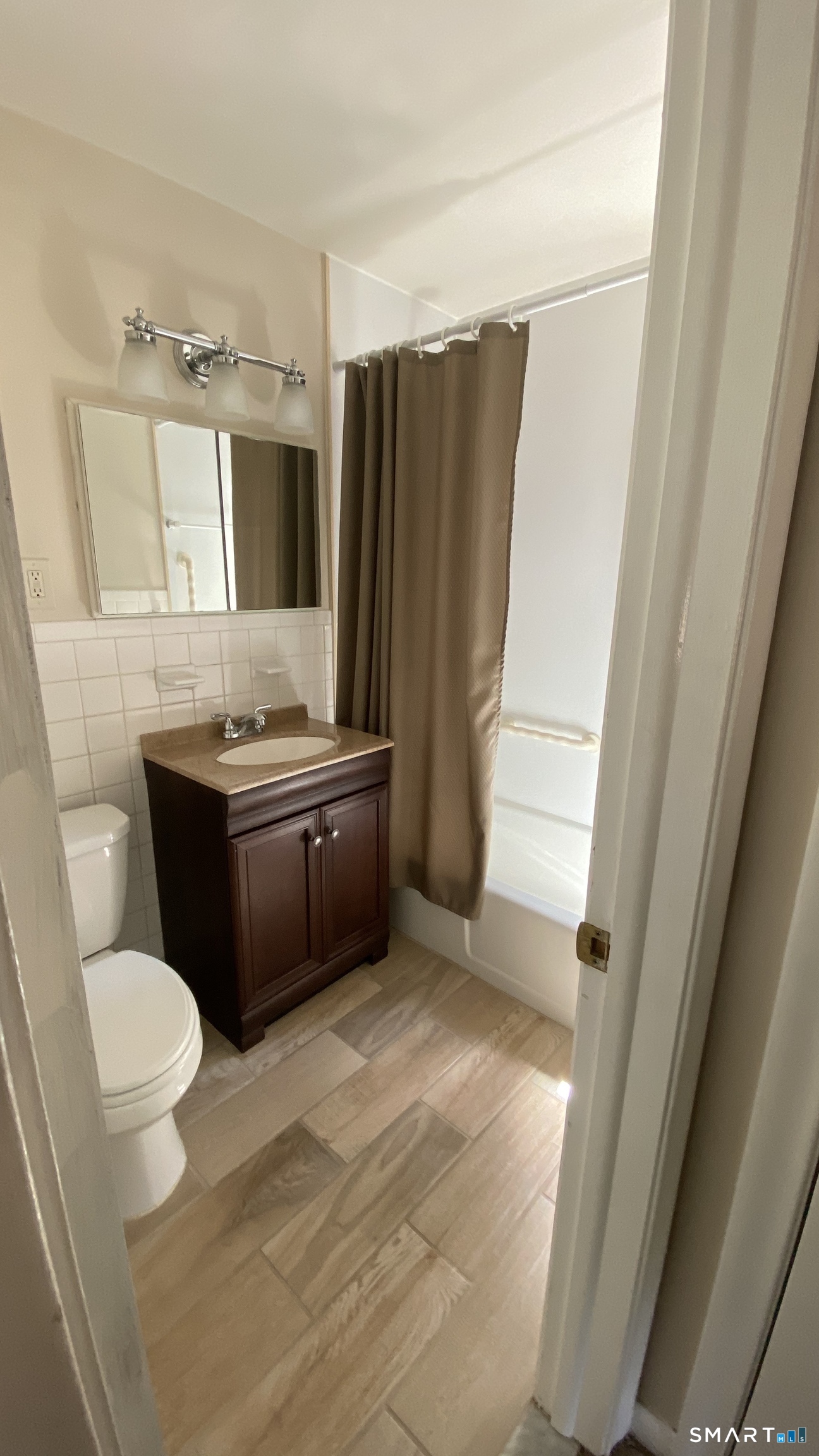 1646 Farmington Avenue Farmington CT 06085