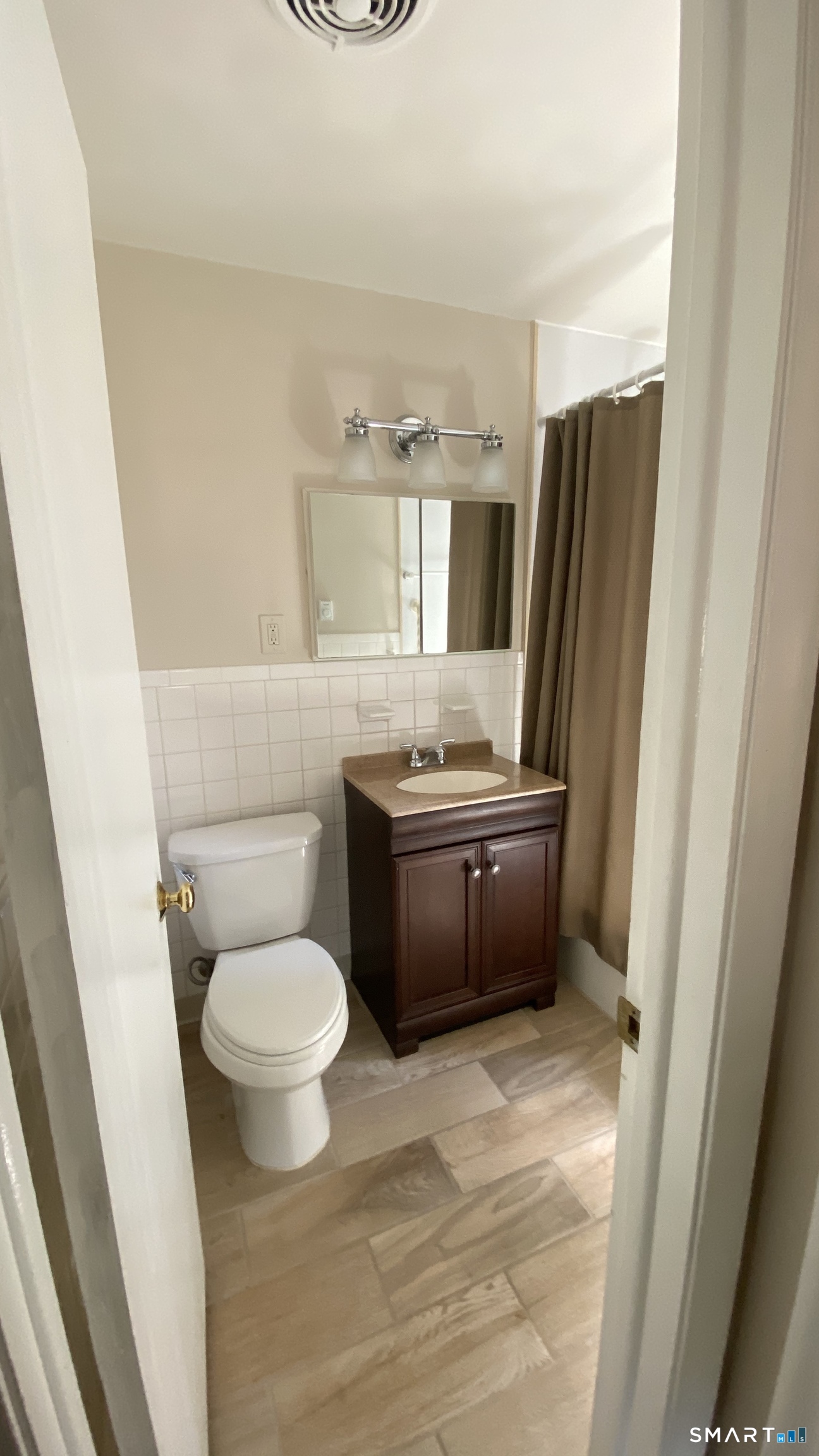 1646 Farmington Avenue Farmington CT 06085