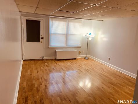 138-1 Woodside Green Street Stamford CT 06901
