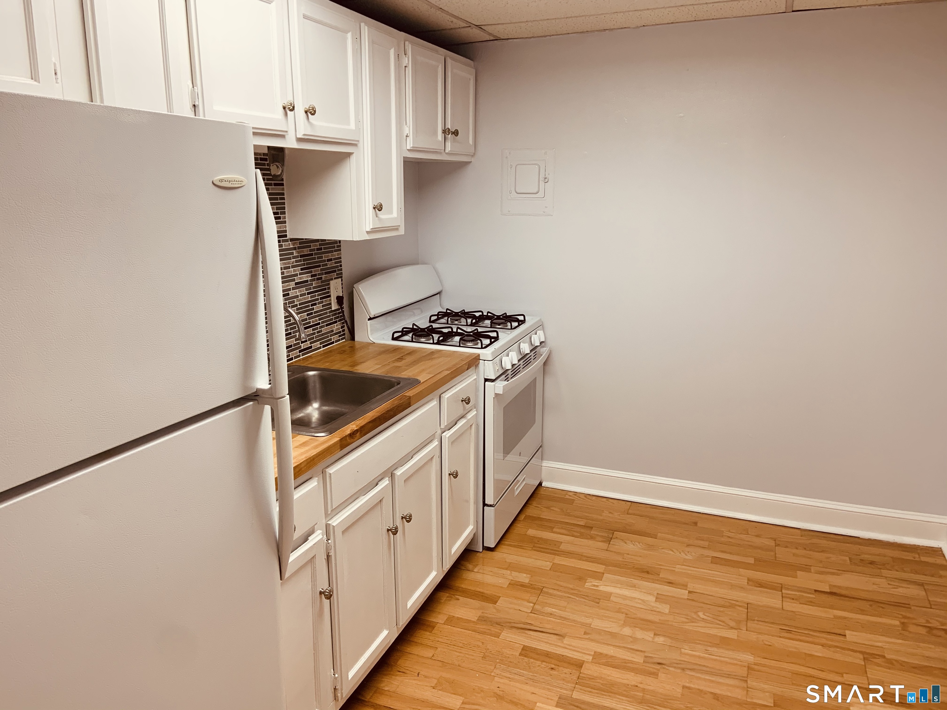 138-1 Woodside Green Street Stamford CT 06901