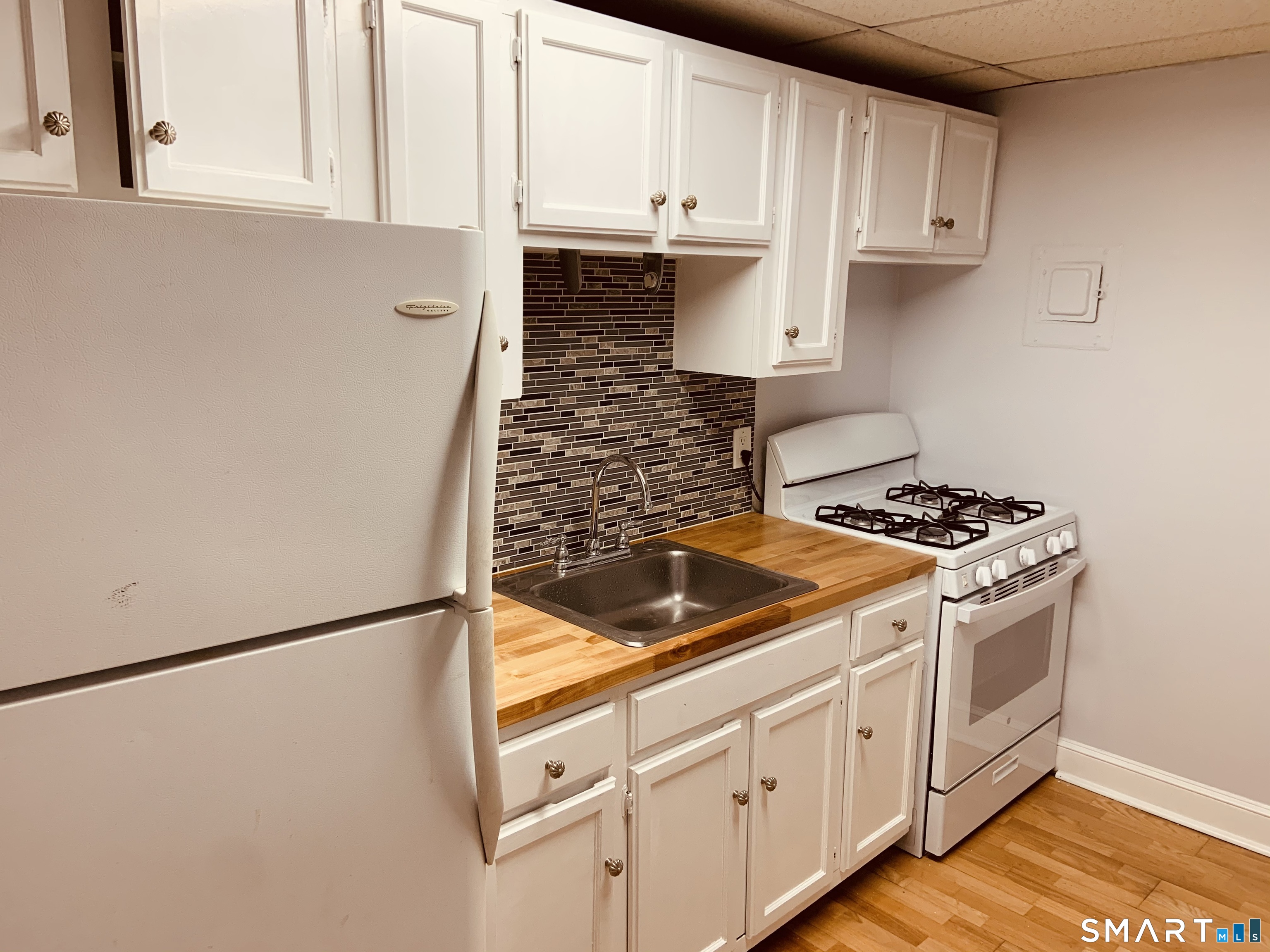 138-1 Woodside Green Street Stamford CT 06901