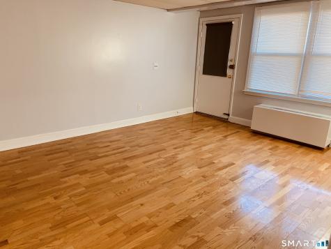 138-1 Woodside Green Street Stamford CT 06901