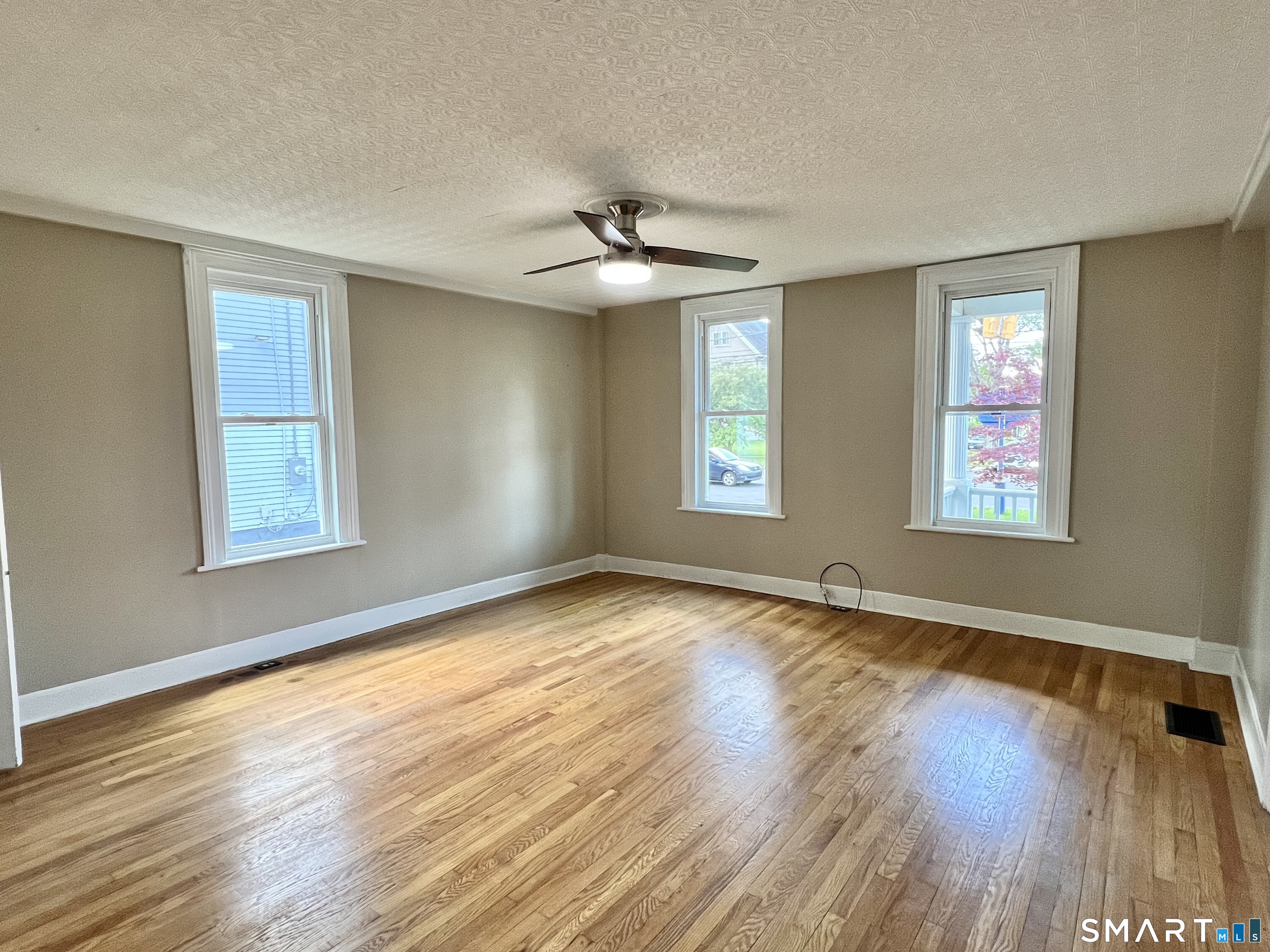 1596 Main Street Stratford CT 06615