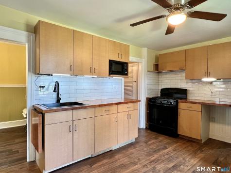 1596 Main Street Stratford CT 06615