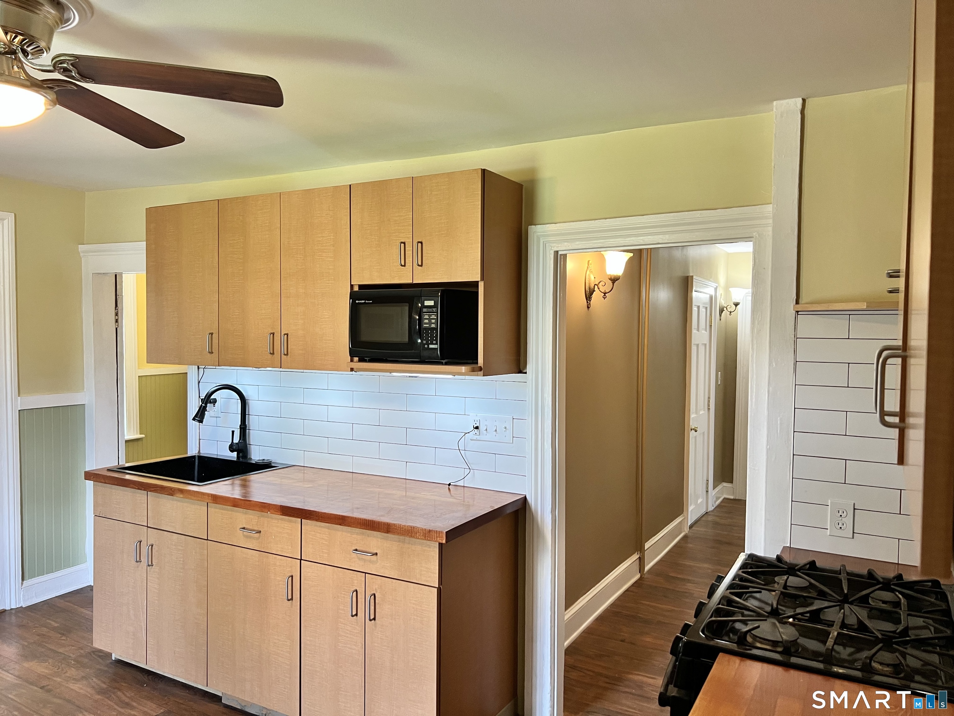 1596 Main Street Stratford CT 06615
