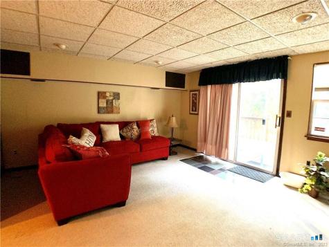 64 East Gate Lane Hamden CT 06514