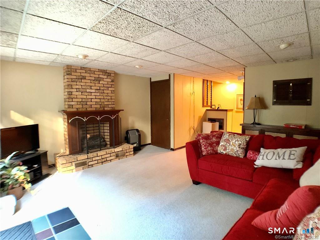 64 East Gate Lane Hamden CT 06514