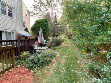 64 East Gate Lane Hamden CT 06514