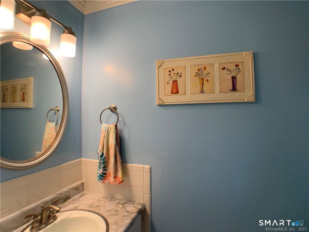 64 East Gate Lane Hamden CT 06514