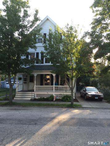 8 Lincoln Avenue Stonington CT 06379