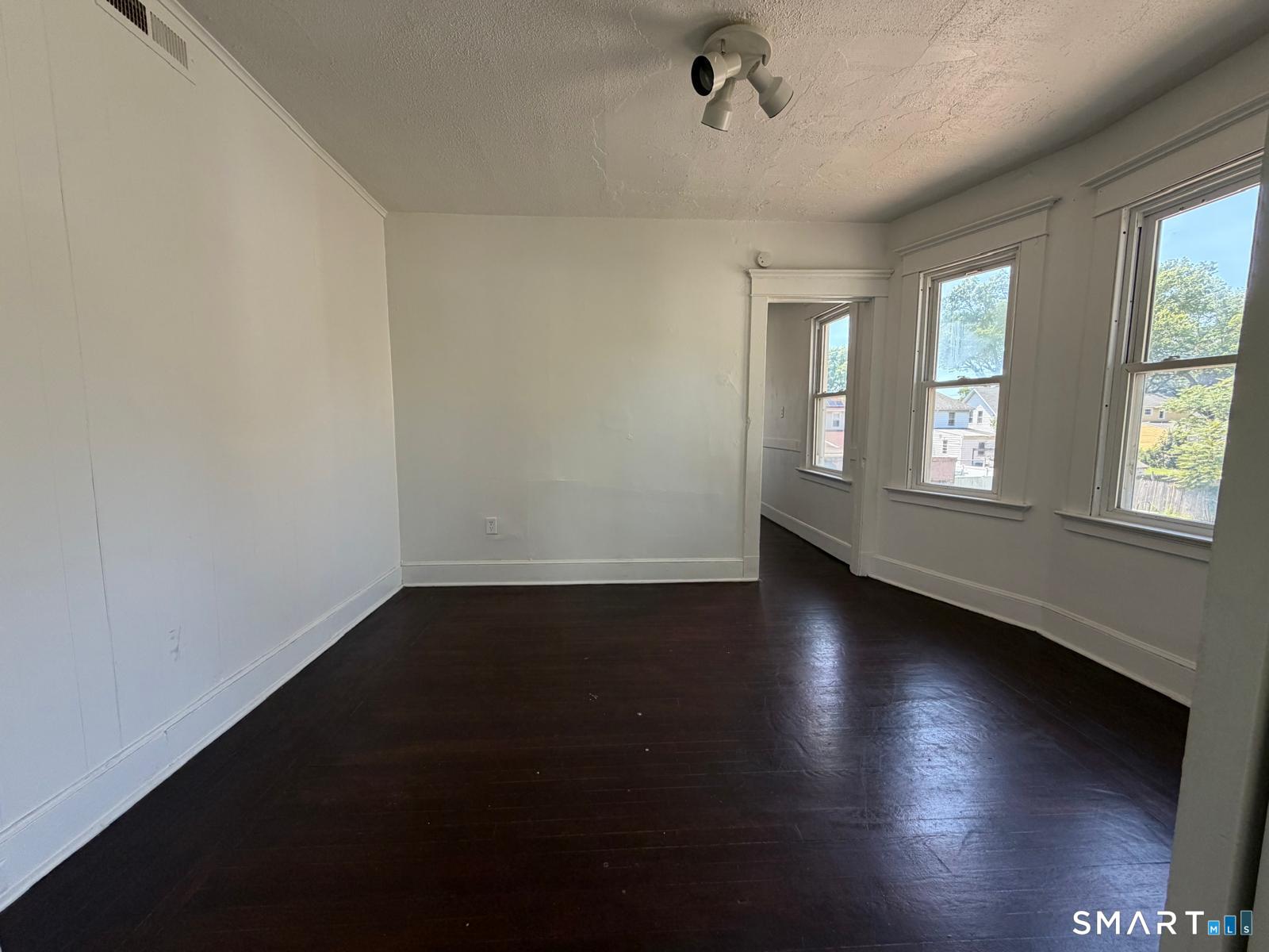 35 Irvington Street New Haven CT 06513