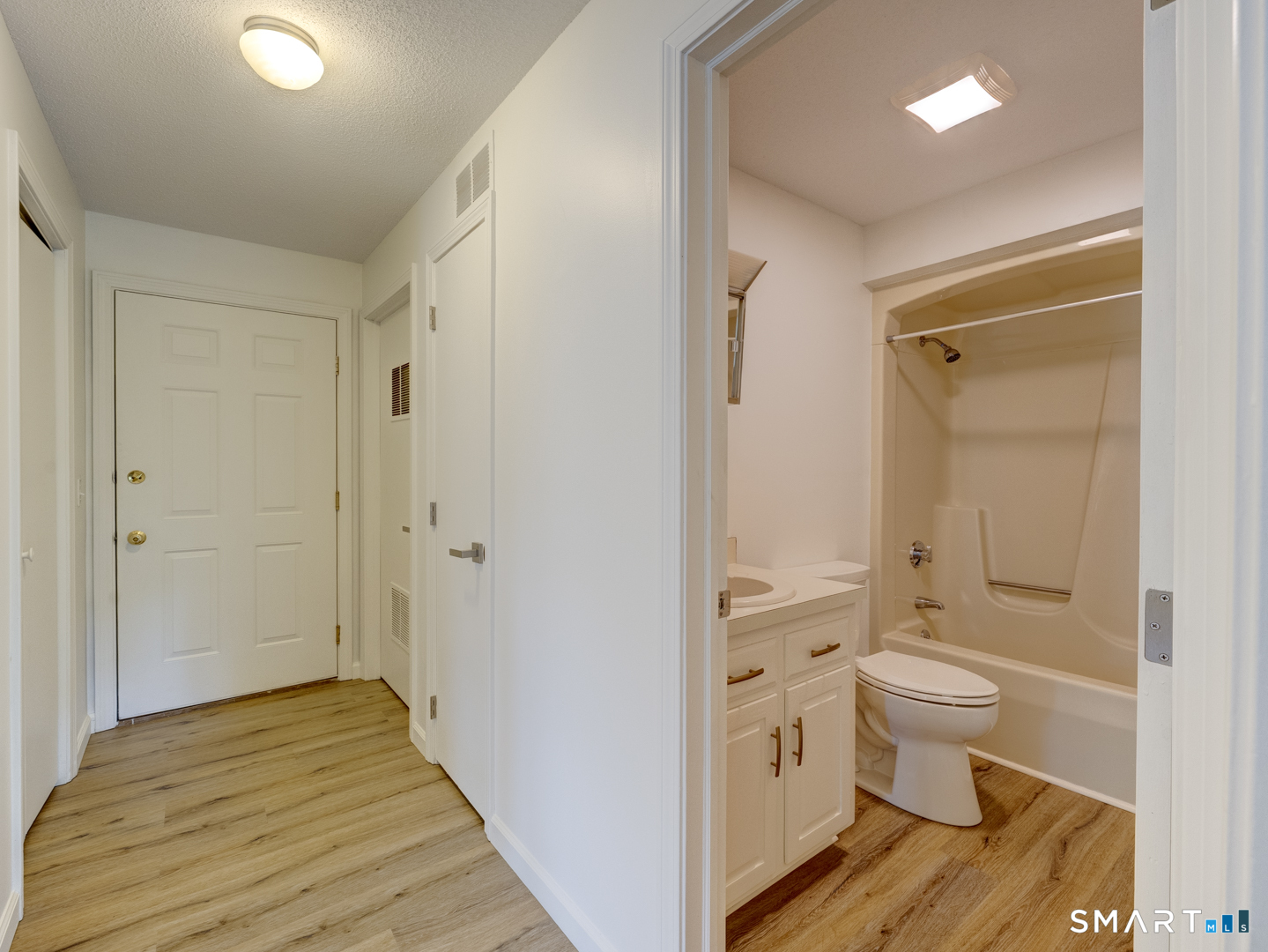 54 Oak Street Middletown CT 06457