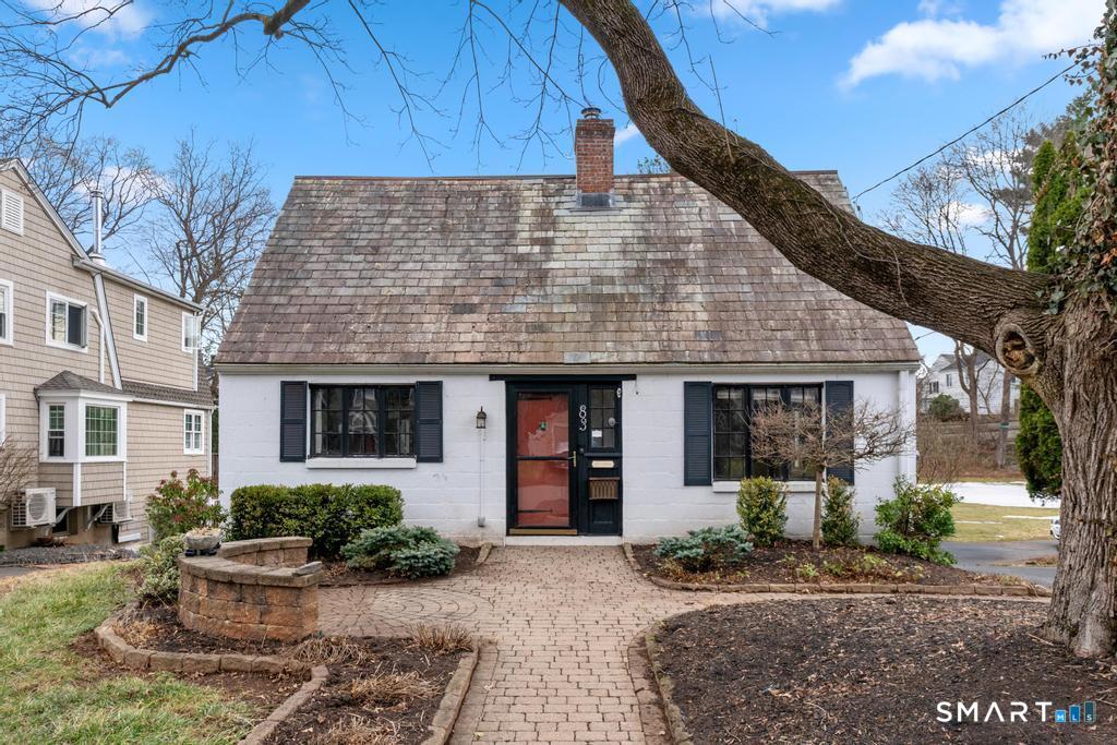 83 Meadowbrook Road West Hartford CT 06107