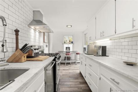 47 Hollow Tree Ridge Road Darien CT 06820