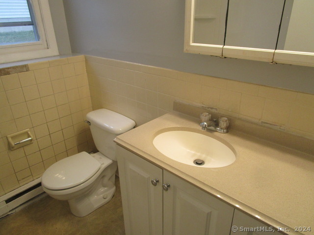 15 Elmview Circle Waterbury CT 06708