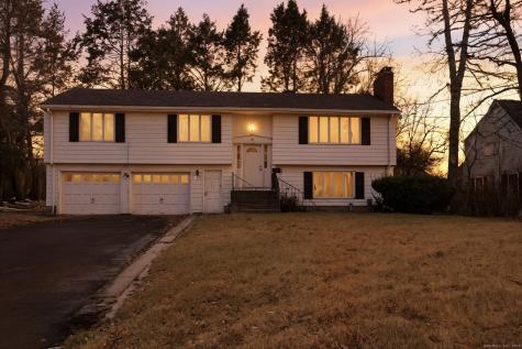8 Cherryfield Drive West Hartford CT 06107