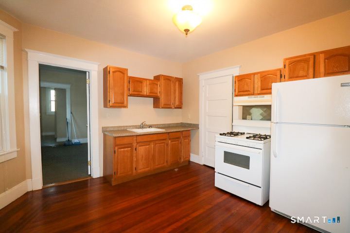 88 Riverview Avenue New London CT 06320