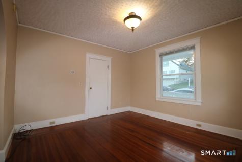 88 Riverview Avenue New London CT 06320