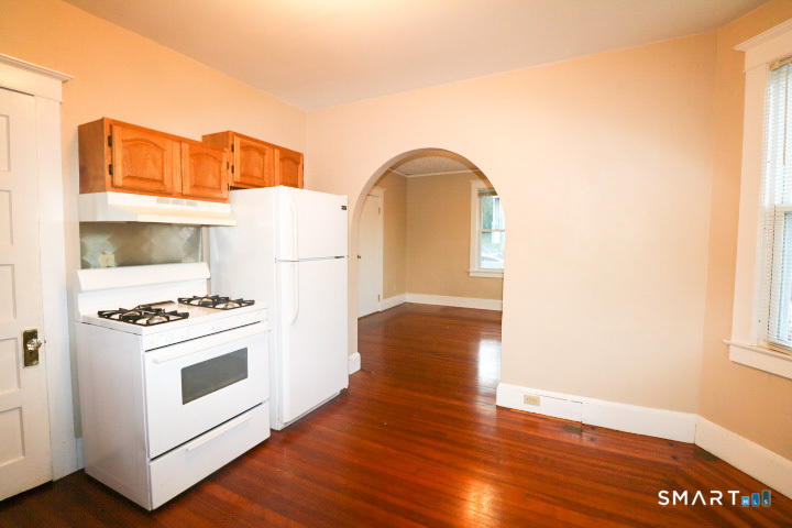 88 Riverview Avenue New London CT 06320
