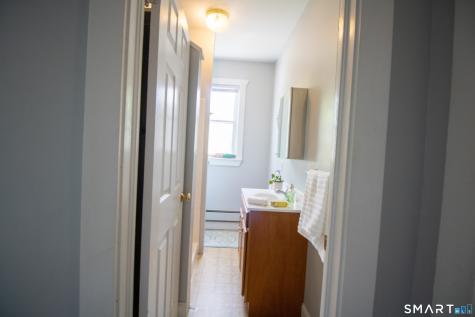 88 Riverview Avenue New London CT 06320