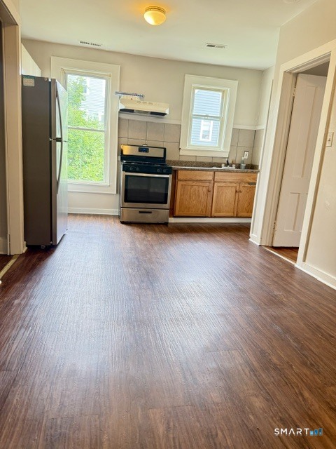 384 Gregory Street Bridgeport CT 06604