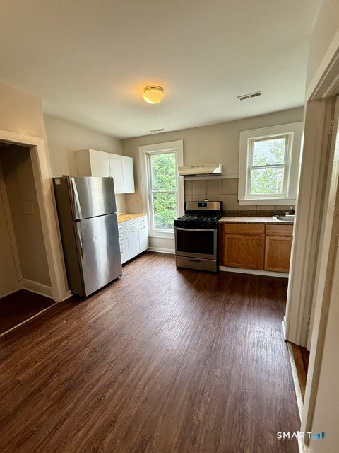 384 Gregory Street Bridgeport CT 06604