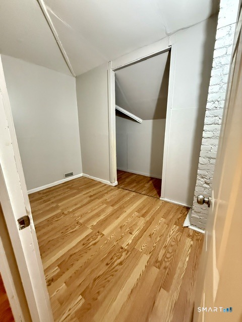 384 Gregory Street Bridgeport CT 06604