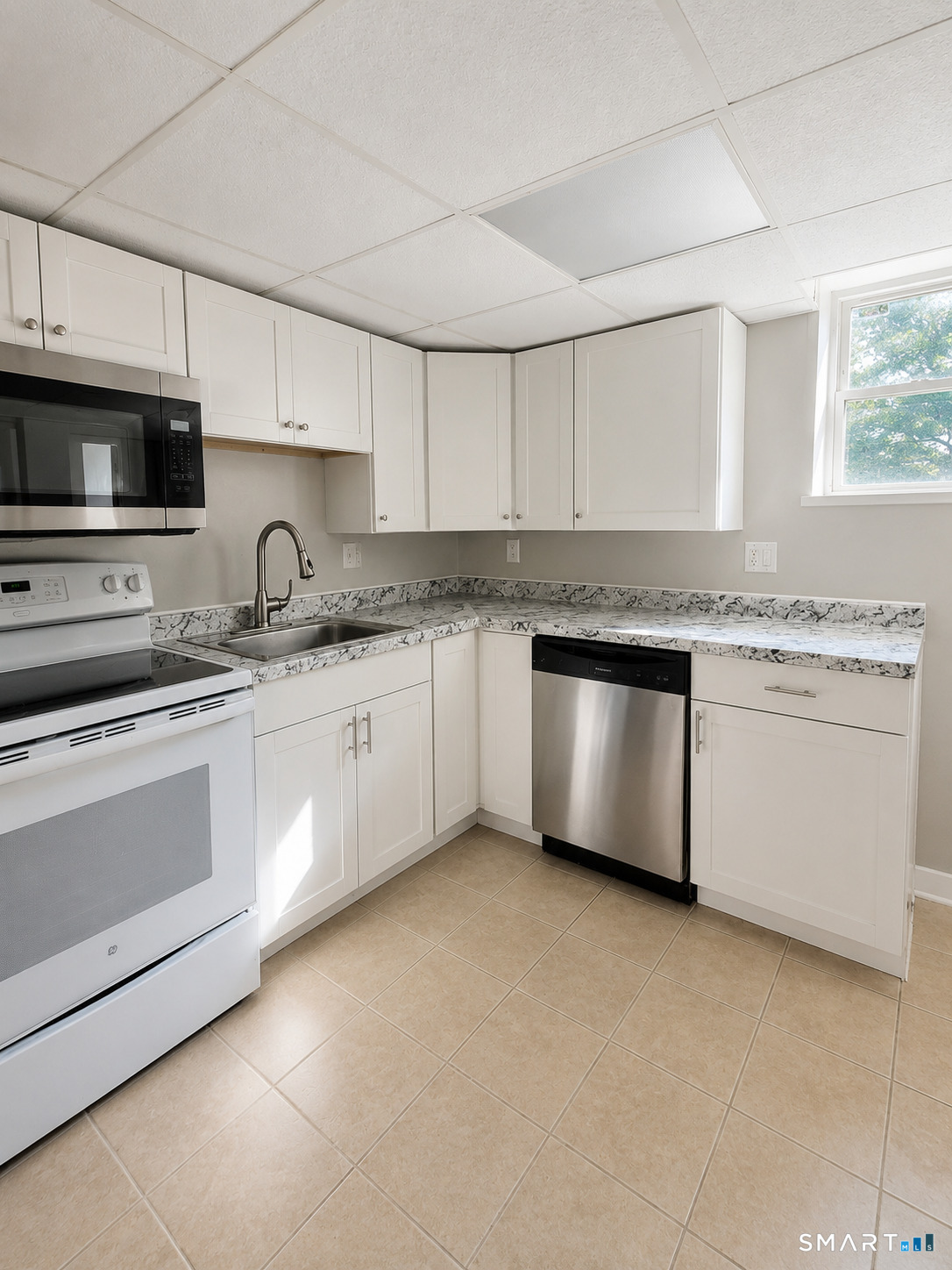 3-17 Curve Street Branford CT 06405