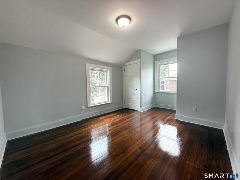 32 Hadley Street Bridgeport CT 06610