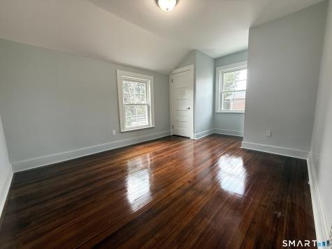 32 Hadley Street Bridgeport CT 06610