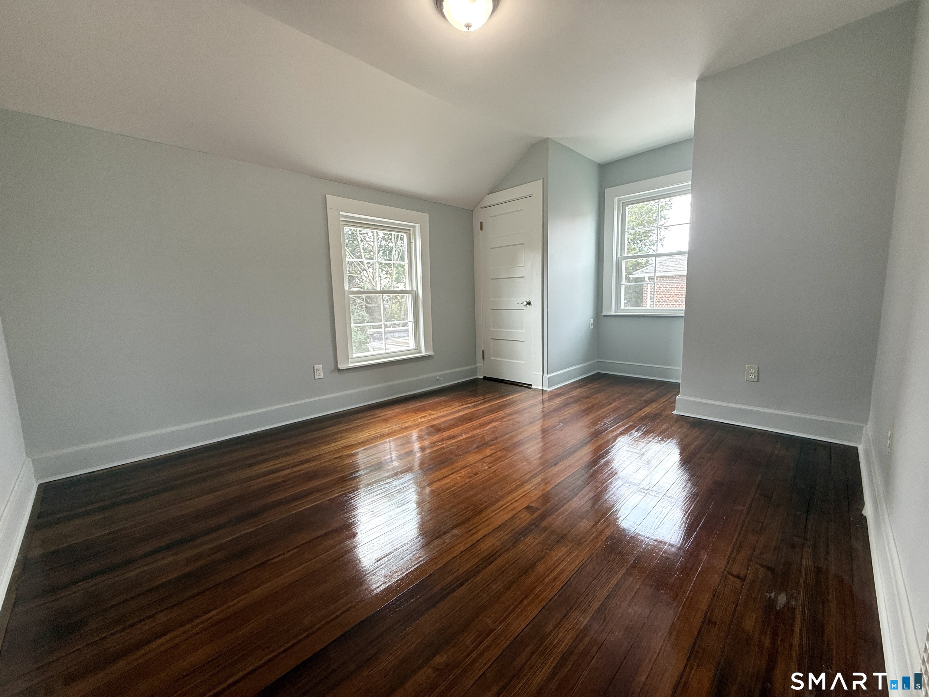 32 Hadley Street Bridgeport CT 06610
