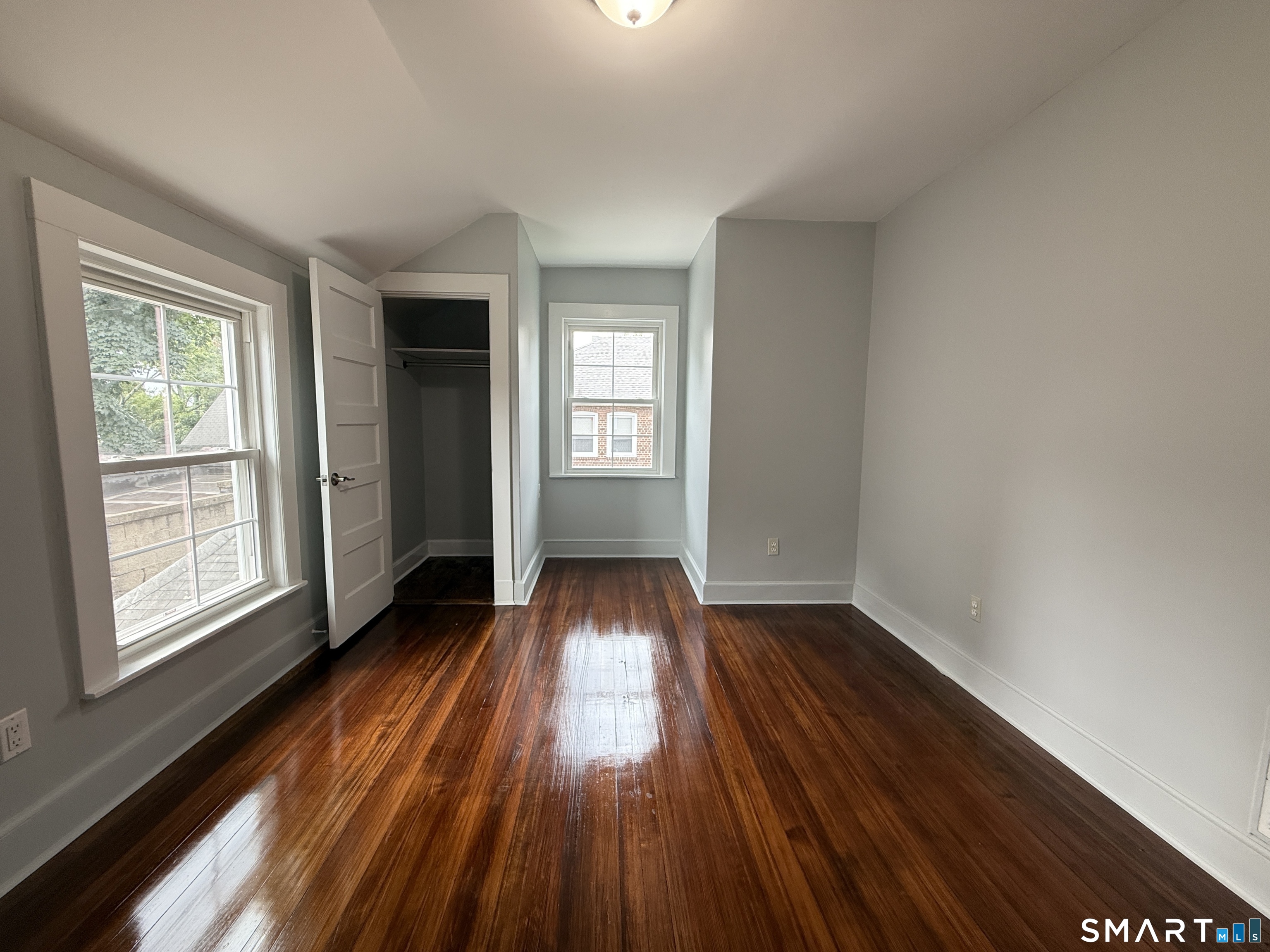 32 Hadley Street Bridgeport CT 06610