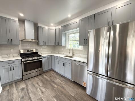 32 Hadley Street Bridgeport CT 06610