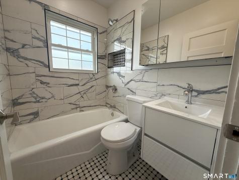 32 Hadley Street Bridgeport CT 06610