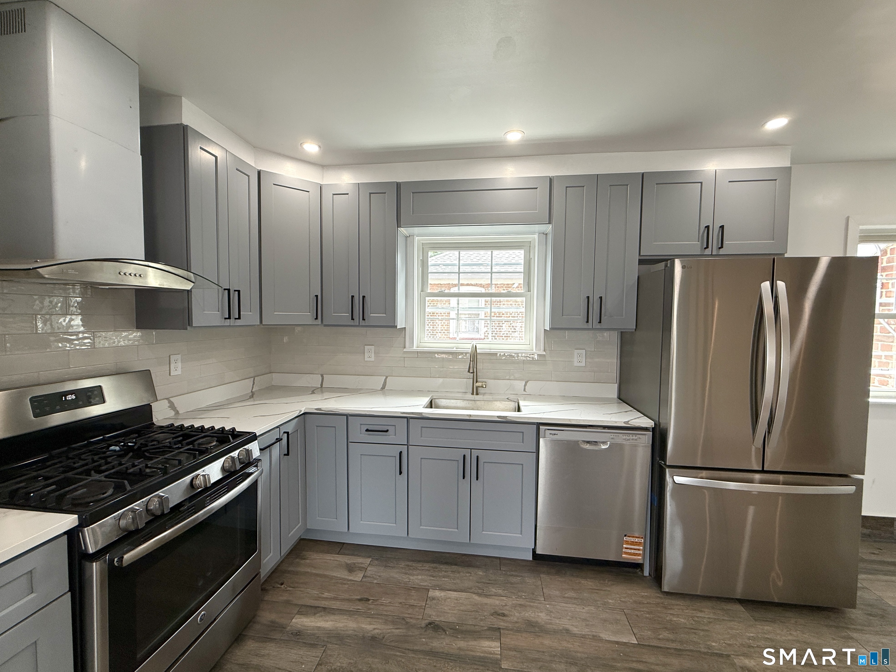 32 Hadley Street Bridgeport CT 06610