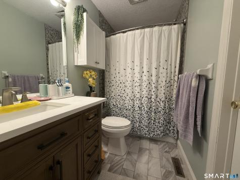 2 Stonington Court Avon CT 06001