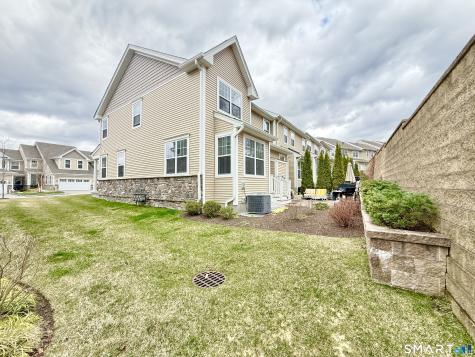 48 Winding Ridge Way Danbury CT 06810
