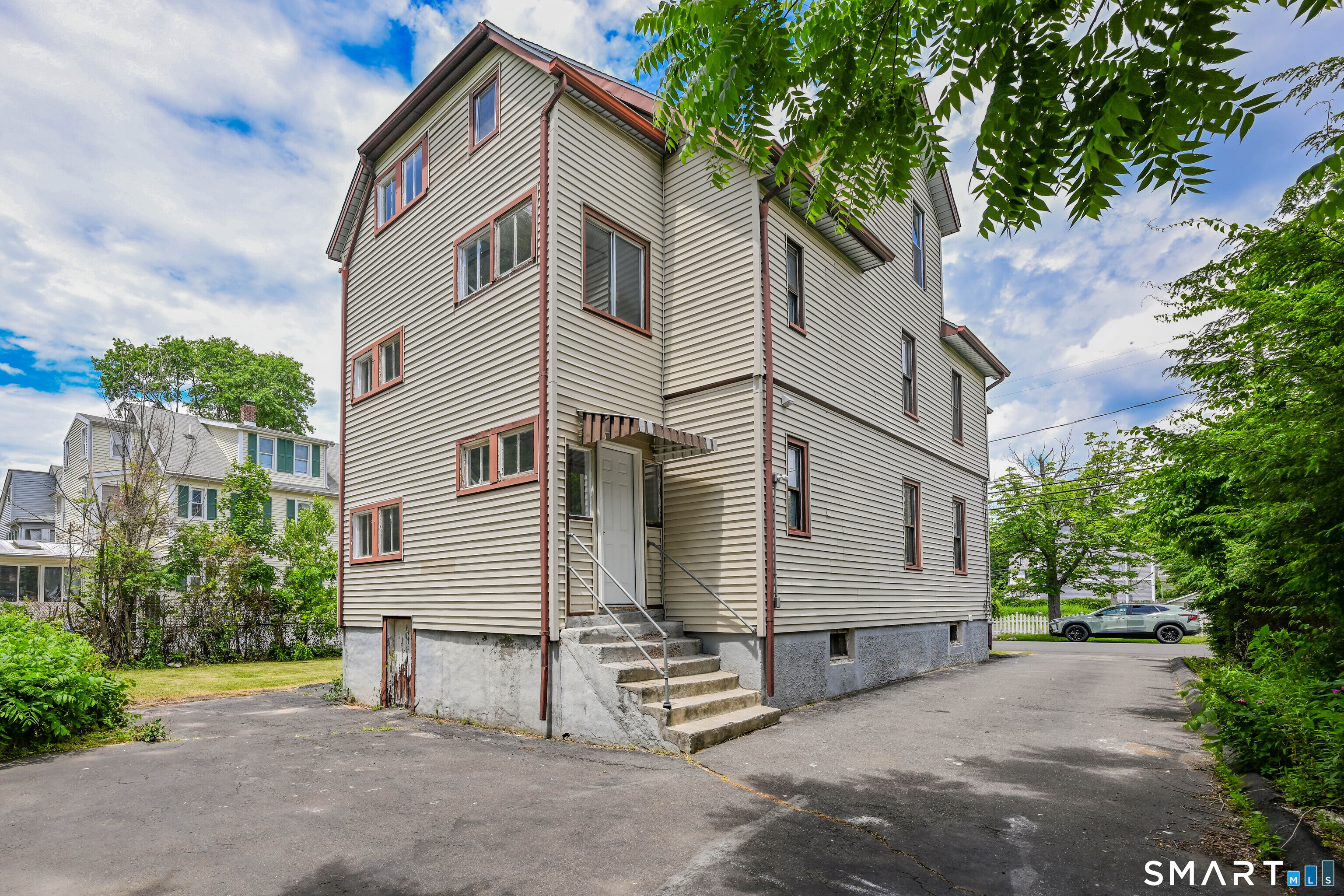 54 Overlook Avenue New Britain CT 06053