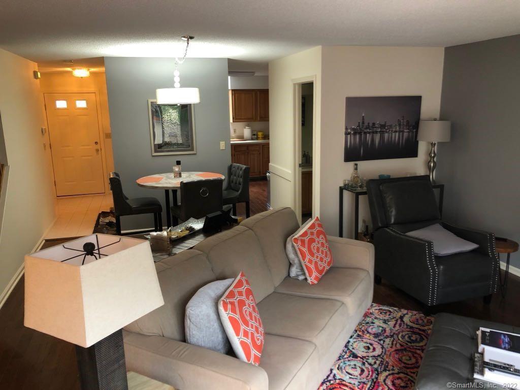 31 Ivy Grove Court Shelton CT 06484