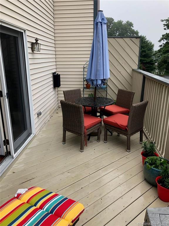 31 Ivy Grove Court Shelton CT 06484