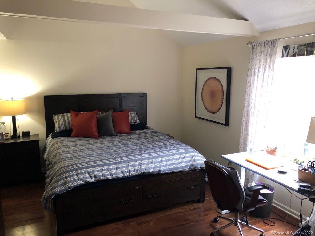 31 Ivy Grove Court Shelton CT 06484