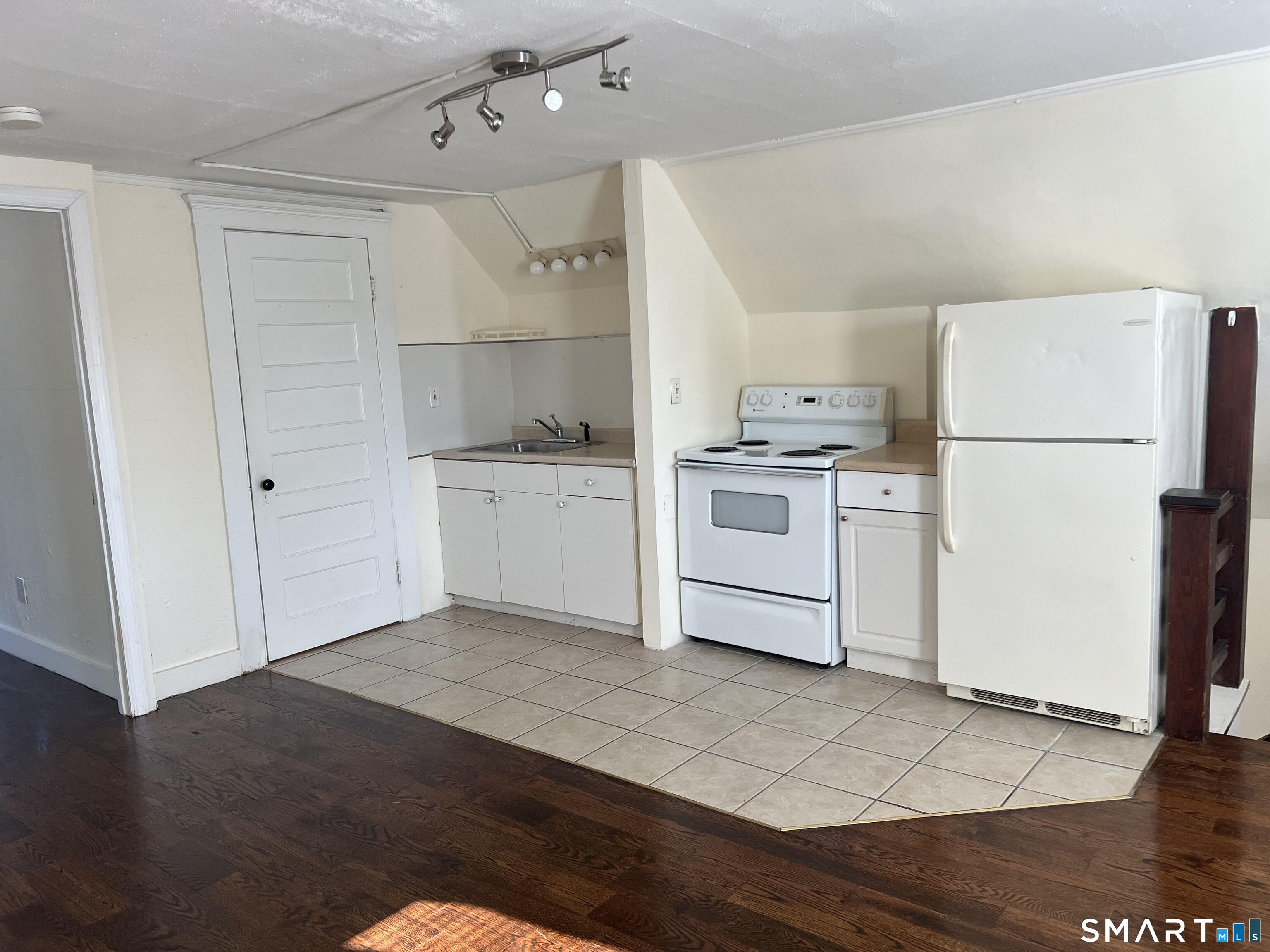 73 Center Street West Haven CT 06516