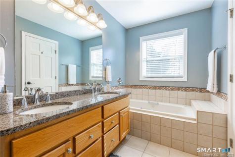11 Squantz View Drive New Fairfield CT 06812