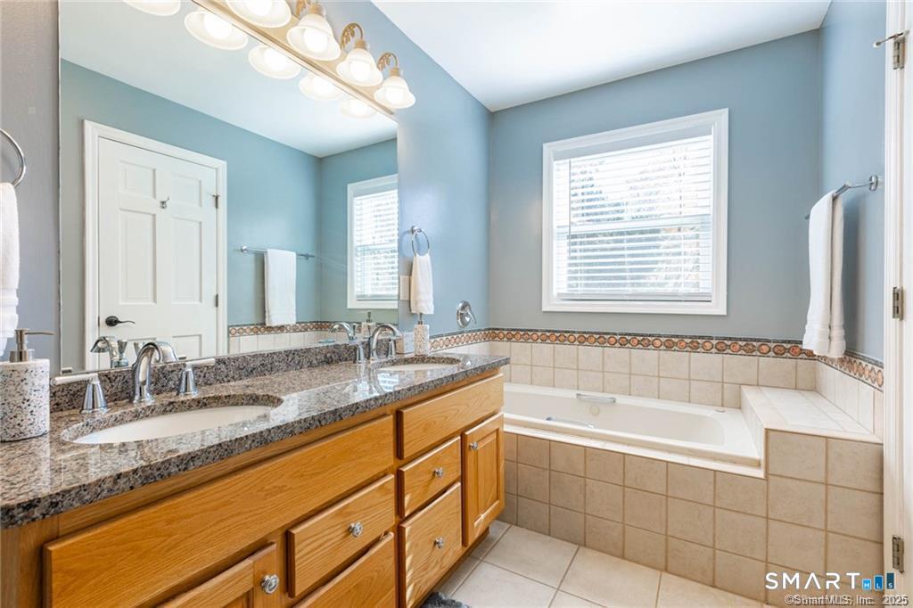 11 Squantz View Drive New Fairfield CT 06812