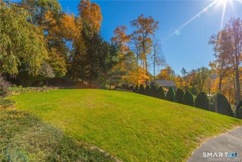 11 Squantz View Drive New Fairfield CT 06812