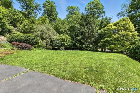 11 Squantz View Drive New Fairfield CT 06812