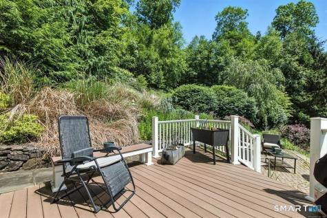 11 Squantz View Drive New Fairfield CT 06812