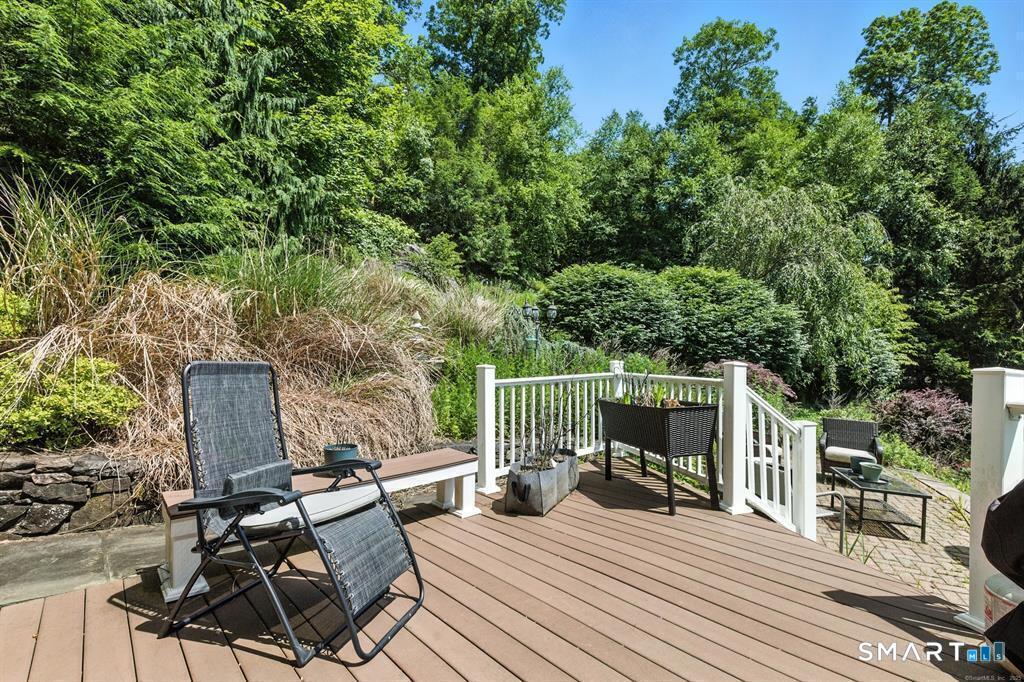 11 Squantz View Drive New Fairfield CT 06812