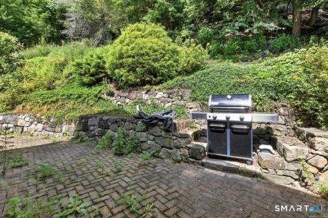 11 Squantz View Drive New Fairfield CT 06812
