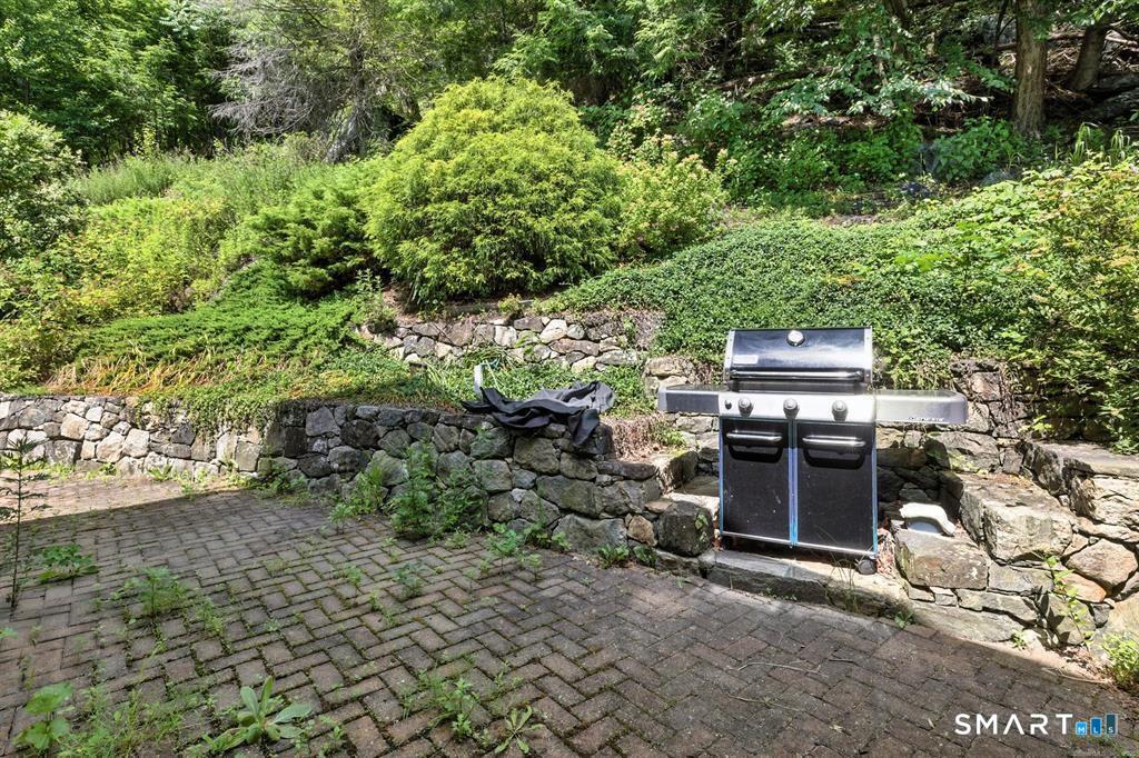 11 Squantz View Drive New Fairfield CT 06812